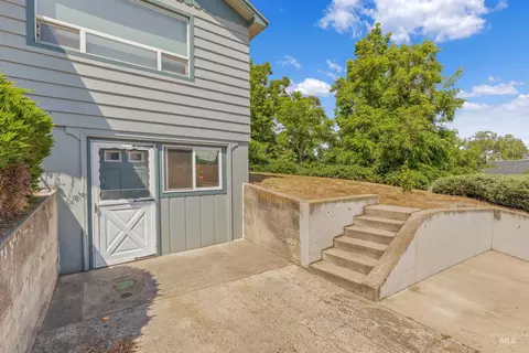 Exterior - 1663 9th Ave, Lewiston, ID 83501 photo 4 of 9