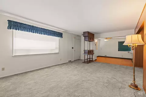Living - 1663 9th Ave, Lewiston, ID 83501 photo 2 of 3