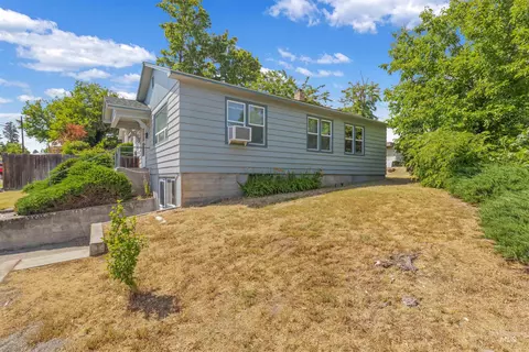 Exterior - 1663 9th Ave, Lewiston, ID 83501 photo 5 of 9