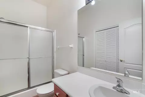 Bath - 3711 N 2506 E, Twin Falls, ID 83301 photo 4 of 4