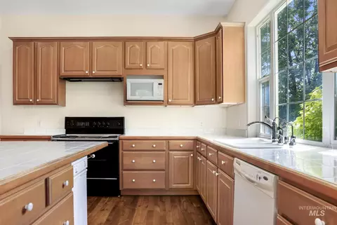 Kitchen - 3711 N 2506 E, Twin Falls, ID 83301 photo 2 of 4