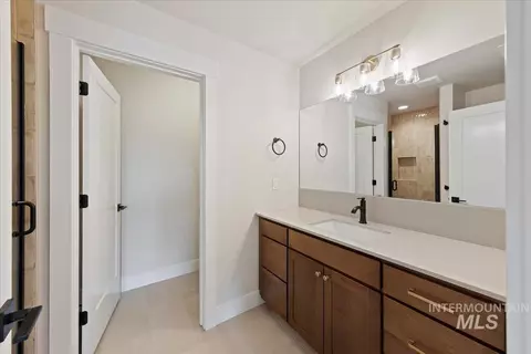 Bath - 142 N Edgewood Ln, Eagle, ID 83616 photo 1 of 3
