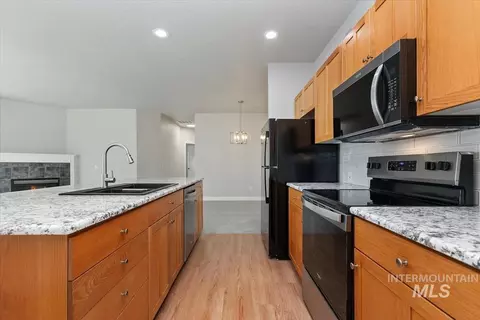 1137 N Cathy Ave, Meridian, ID 83642