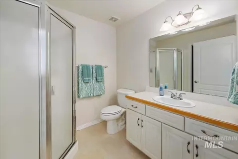 Bath - 701 N Eagle Rd, Eagle, ID 83616 photo 1 of 3