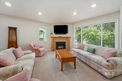 Living - 701 N Eagle Rd, Eagle, ID 83616 photo 4 of 5