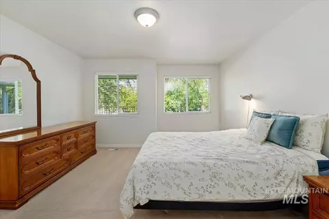 Bedroom - 701 N Eagle Rd, Eagle, ID 83616 photo 2 of 4