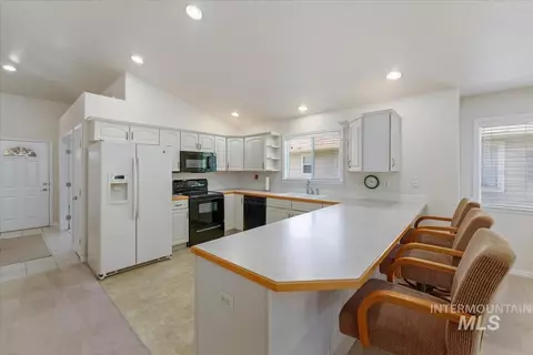 Kitchen - 701 N Eagle Rd, Eagle, ID 83616 photo 1 of 3
