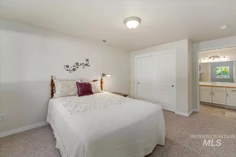 Bedroom - 701 N Eagle Rd, Eagle, ID 83616 photo 4 of 4
