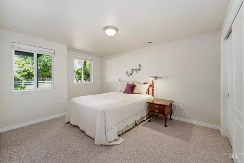 Bedroom - 701 N Eagle Rd, Eagle, ID 83616 photo 3 of 4