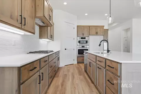 Kitchen - 536 Mountain Loop Rd, Middleton, ID 83644 photo 2 of 2
