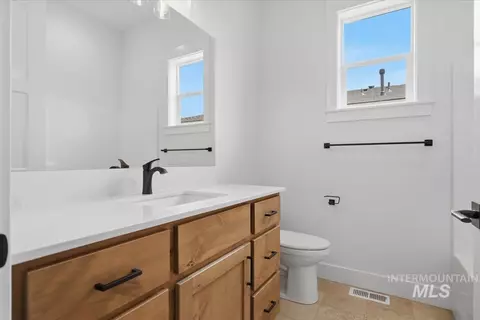 Bath - 536 Mountain Loop Rd, Middleton, ID 83644 photo 1 of 3