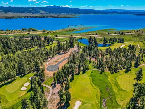 206 Spataro Dr, Donnelly, ID 83615