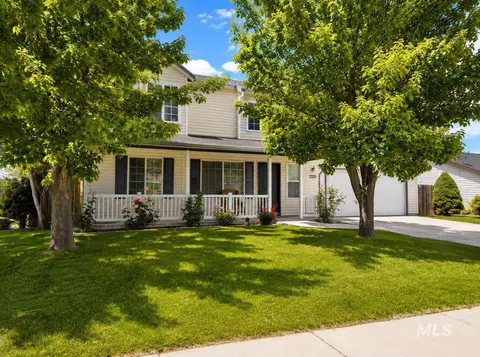 2125 S Plateau Dr, Nampa, ID 83686