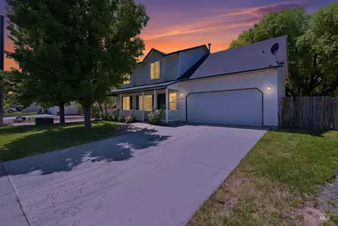 2125 S Plateau Dr, Nampa, ID 83686