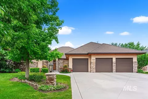 Exterior - 422 E Lake Briar Ln, Eagle, ID 83616 photo 2 of 9