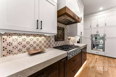 Kitchen - 422 E Lake Briar Ln, Eagle, ID 83616 photo 3 of 6
