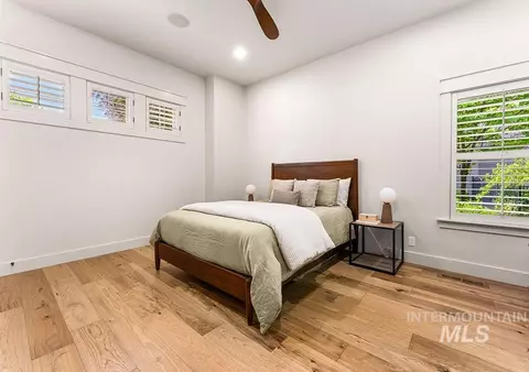 Bedroom - 422 E Lake Briar Ln, Eagle, ID 83616 photo 3 of 4
