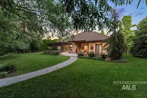 Exterior - 422 E Lake Briar Ln, Eagle, ID 83616 photo 7 of 9