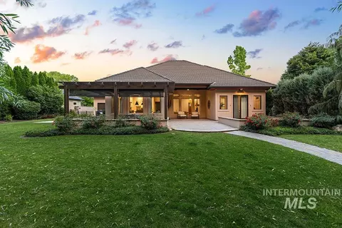 Exterior - 422 E Lake Briar Ln, Eagle, ID 83616 photo 6 of 9
