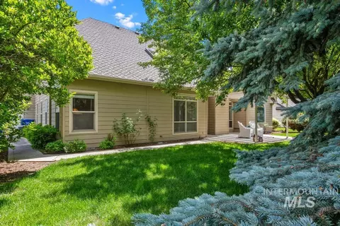 Exterior - 576 E Riverchase Way, Eagle, ID 83616 photo 4 of 7