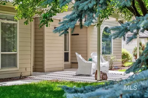 Exterior - 576 E Riverchase Way, Eagle, ID 83616 photo 2 of 7