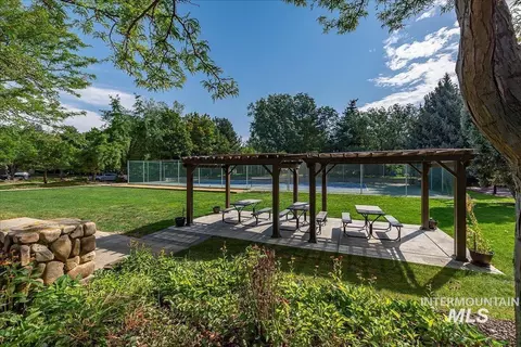 Exterior - 576 E Riverchase Way, Eagle, ID 83616 photo 7 of 7