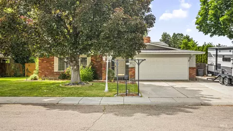 3541 N Pepperwood Dr, Boise, ID 83704