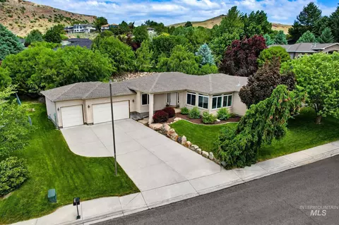 1924 S Toluka Way, Boise, ID 83712