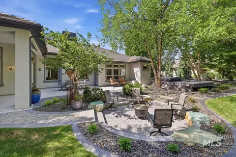 Exterior - 810 W Sherason Dr, Eagle, ID 83616 photo 8 of 12