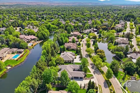 View/Area - 810 W Sherason Dr, Eagle, ID 83616 photo 2 of 6
