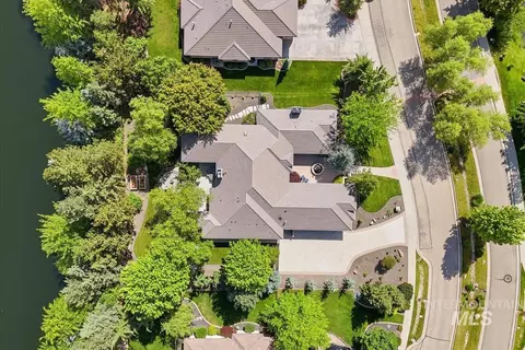 View/Area - 810 W Sherason Dr, Eagle, ID 83616 photo 1 of 6