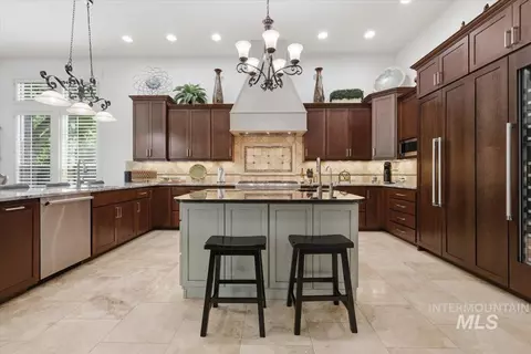 Kitchen - 810 W Sherason Dr, Eagle, ID 83616 photo 1 of 3