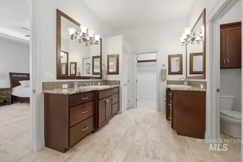 Bath - 810 W Sherason Dr, Eagle, ID 83616 photo 1 of 6