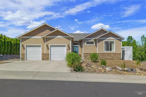 3954 Foothills Dr, Lewiston, ID 83501