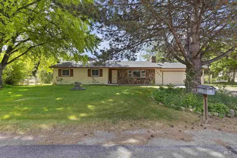1851 E Bentley Dr, Meridian, ID 83642
