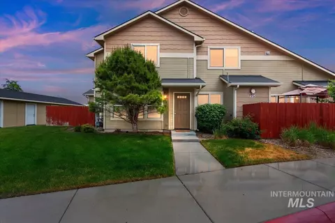 9151 W Brogan Dr, Boise, ID 83709