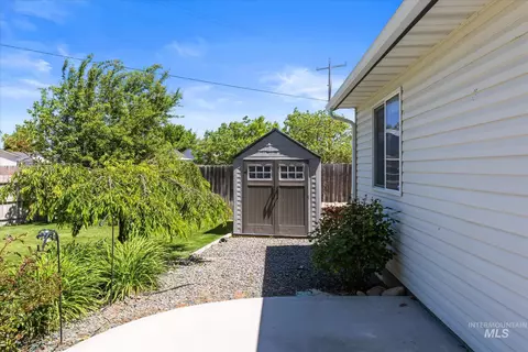 Exterior - 3907 N Abbott St, Caldwell, ID 83607 photo 6 of 7
