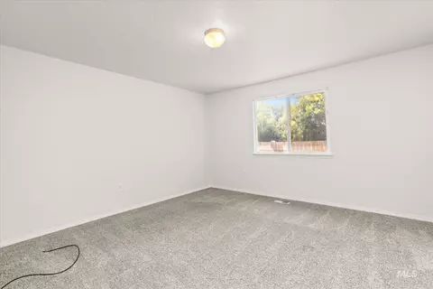 Bedroom - 3907 N Abbott St, Caldwell, ID 83607 photo 1 of 5