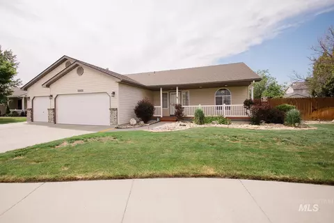 1321 NW Pintail St, Mountain Home, ID 83647