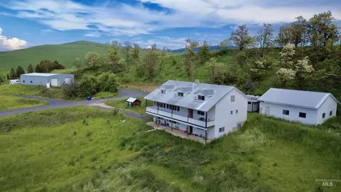 1033 Blue Heron Ln, Moscow, ID 83843