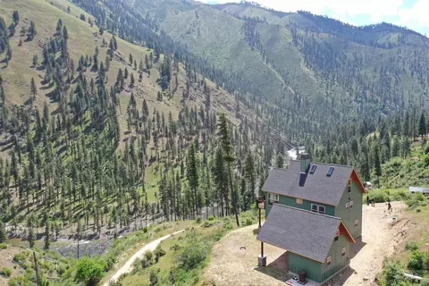 65 Dustin Rd, Warren, ID 83671