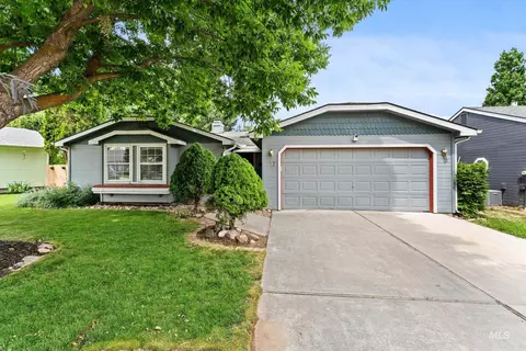 17 S Cobblestone Ct, Nampa, ID 83651