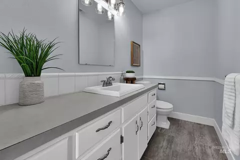 Bath - 315 E Pat Ln, Caldwell, ID 83607 photo 5 of 6