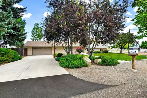 Exterior - 315 E Pat Ln, Caldwell, ID 83607 photo 2 of 8
