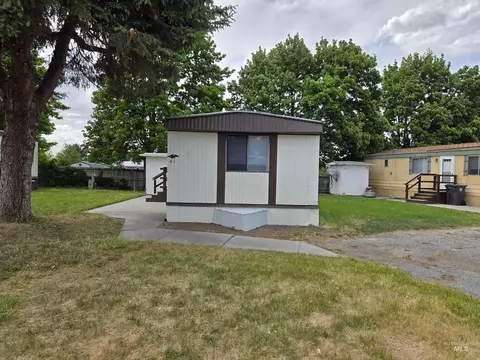 198 S Hills Rd #41, Twin Falls, ID 83301
