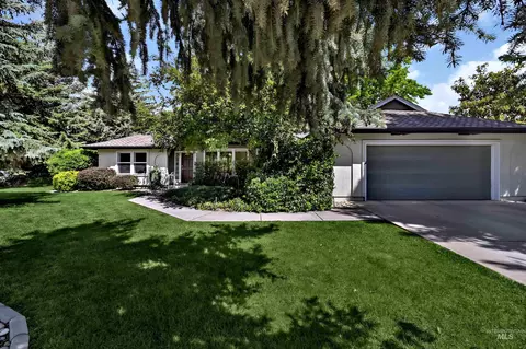 5145 N Riverfront Dr, Garden City, ID 83714