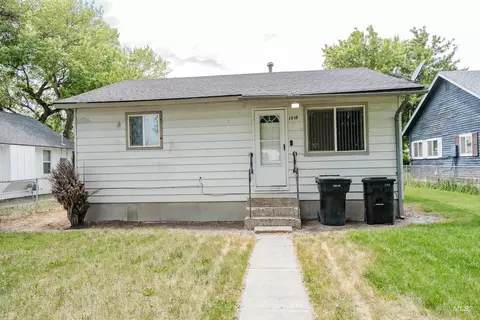 1018 Schodde Ave, Burley, ID 83318