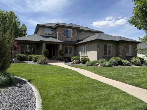 499 N Senora Way, Eagle, ID 83616