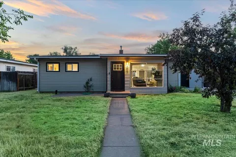 205 Baker Dr, Mountain Home, ID 83647