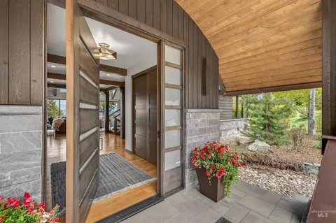 Entry Way - 663 Aster Ct, Mccall, ID 83638 photo 6 of 6